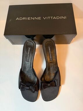 Adrienne Vittadini Divina Black Satin Bow Kitten Heel Sandals 9.5M VGUC